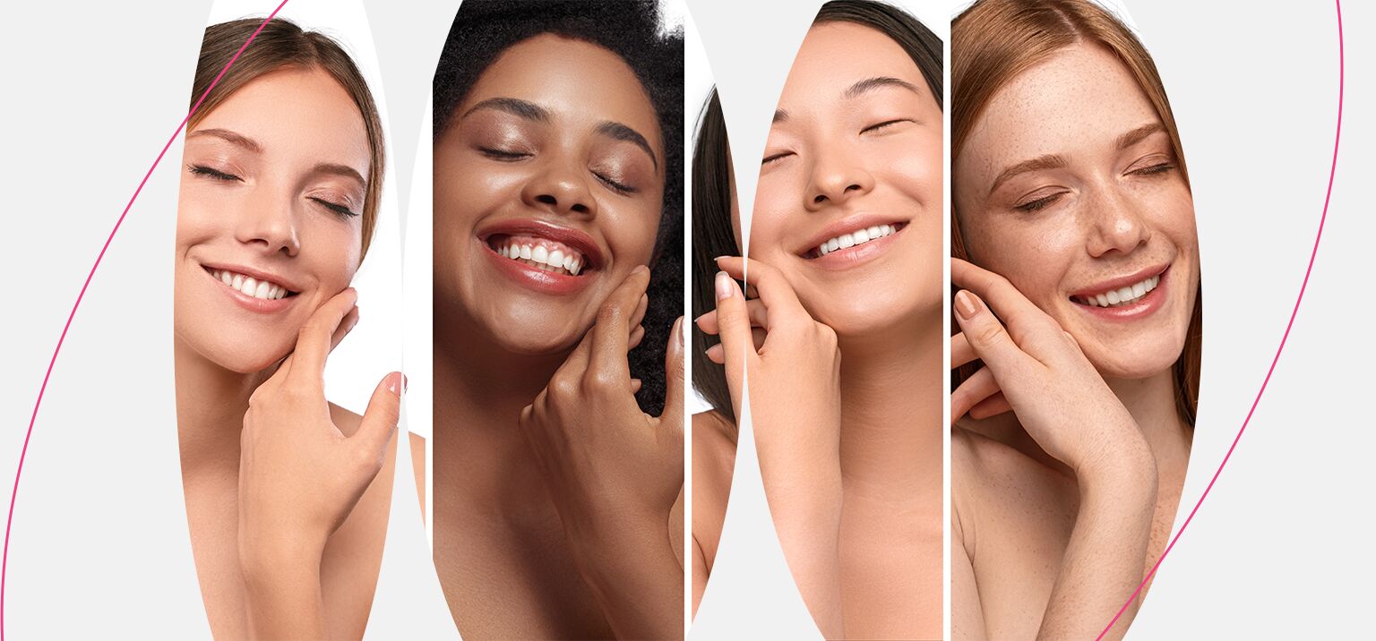Mulheres sorrindo com cuidados faciais